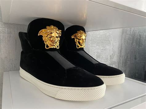 medusa palazzo medusa versace sneakers|Versace Medusa aevitas.